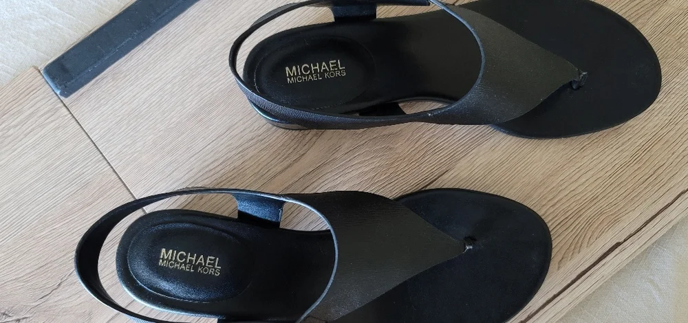 Sandals: sizes 7.5, black, MK - Picture 4 of 4